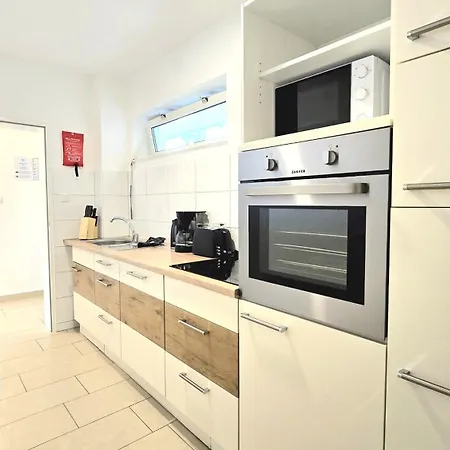 Apartment Modern 2-room With Free Parking & Free Wi-fi In - Sw01